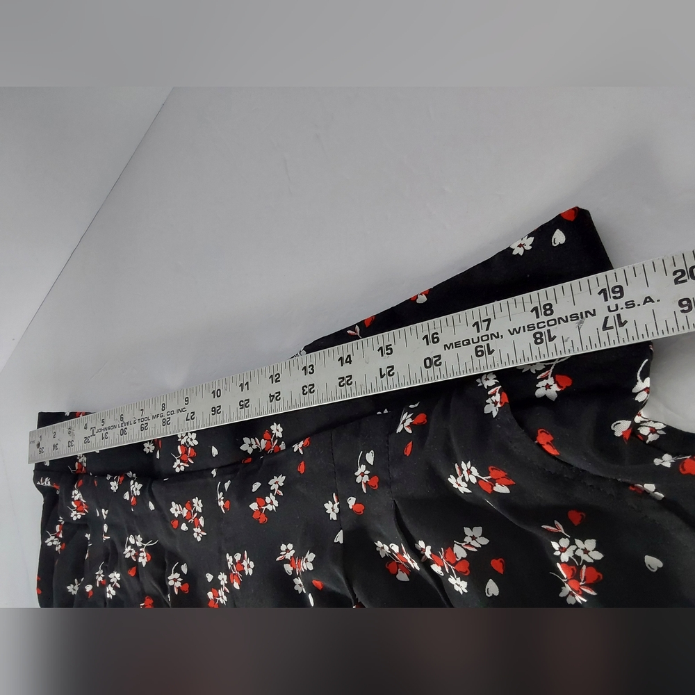 Torrid Black with Red and White Floral Design Shorts 2 - Picture 5 of 7